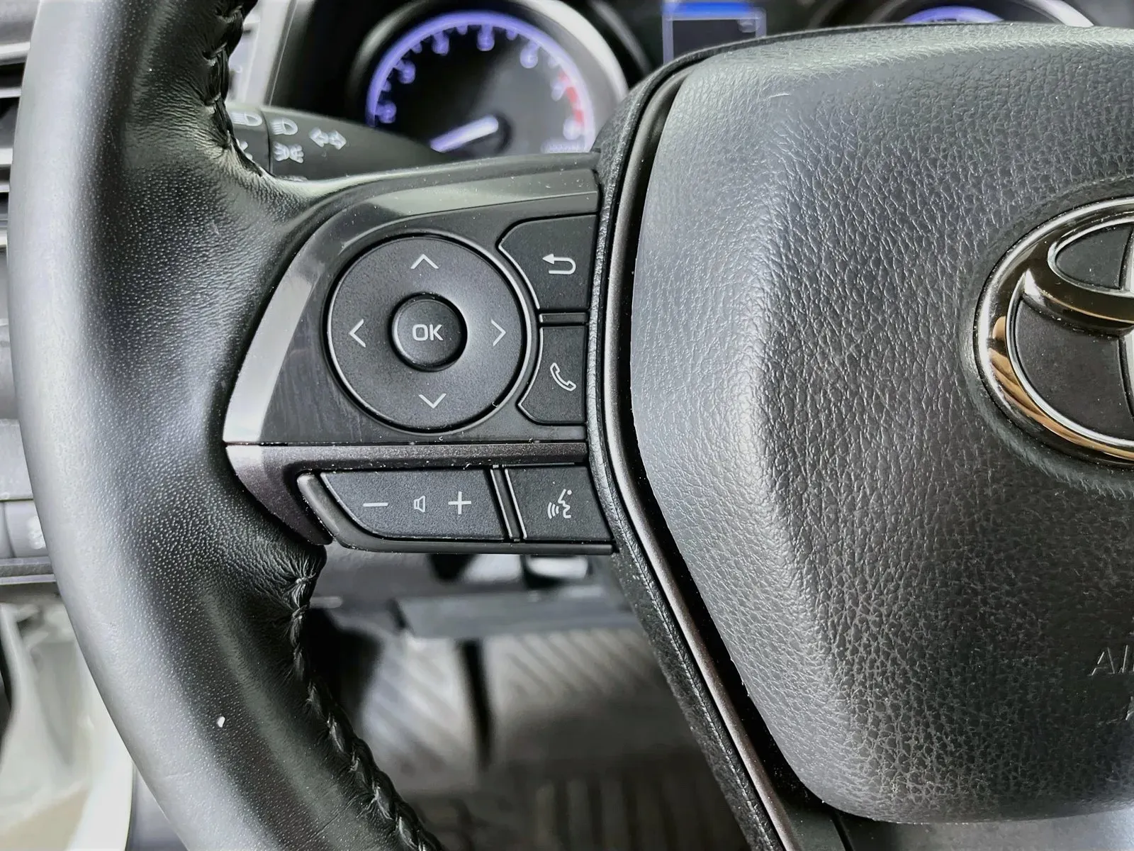 Toyota Camry photo 15