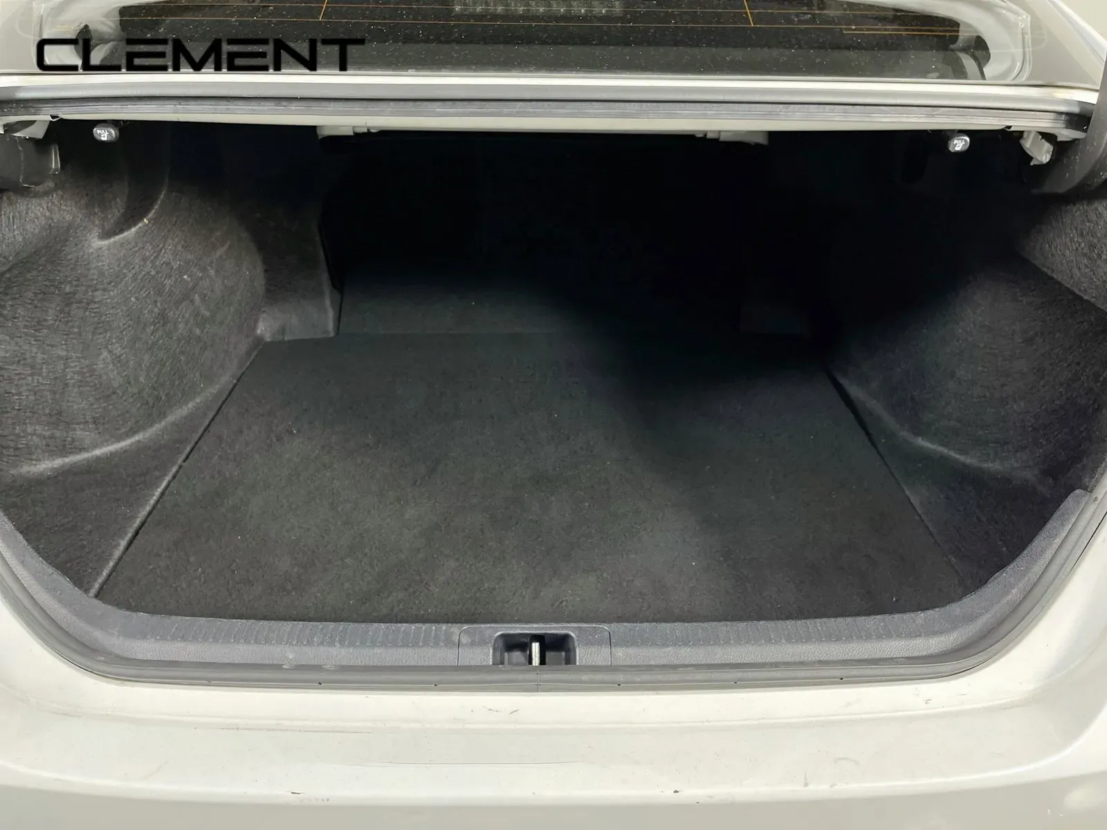 Toyota Camry photo 10
