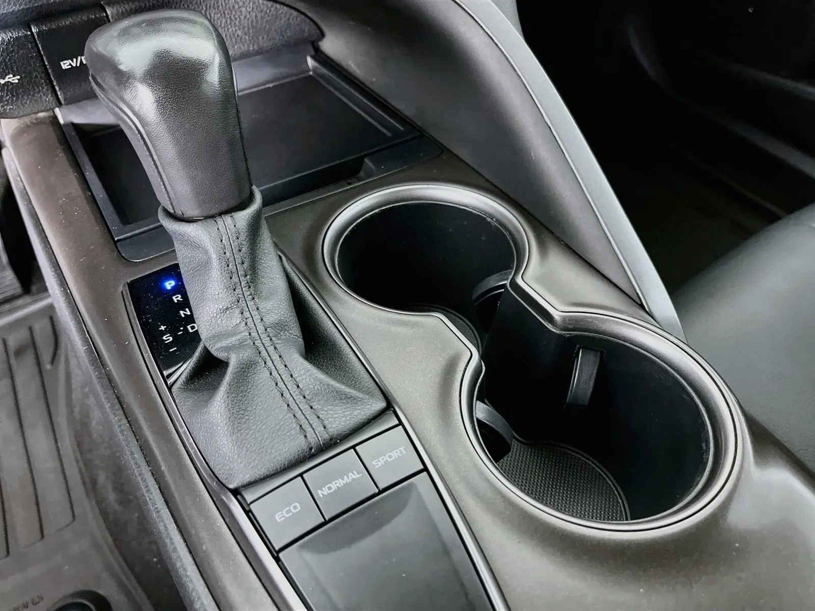 Toyota Camry photo 23