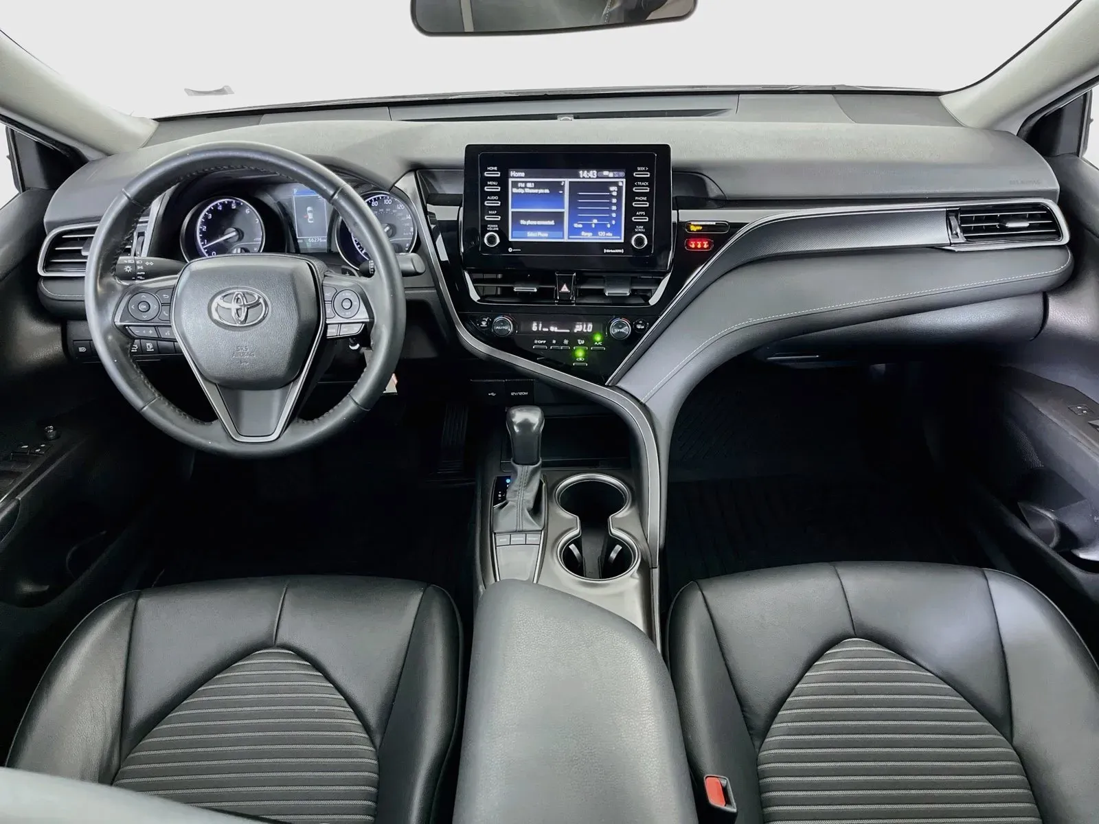 Toyota Camry photo 12