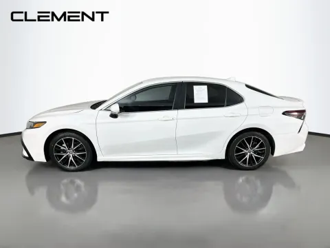 More photos of 2023 Toyota Camry SE at Clement Pre-Owned, MO
