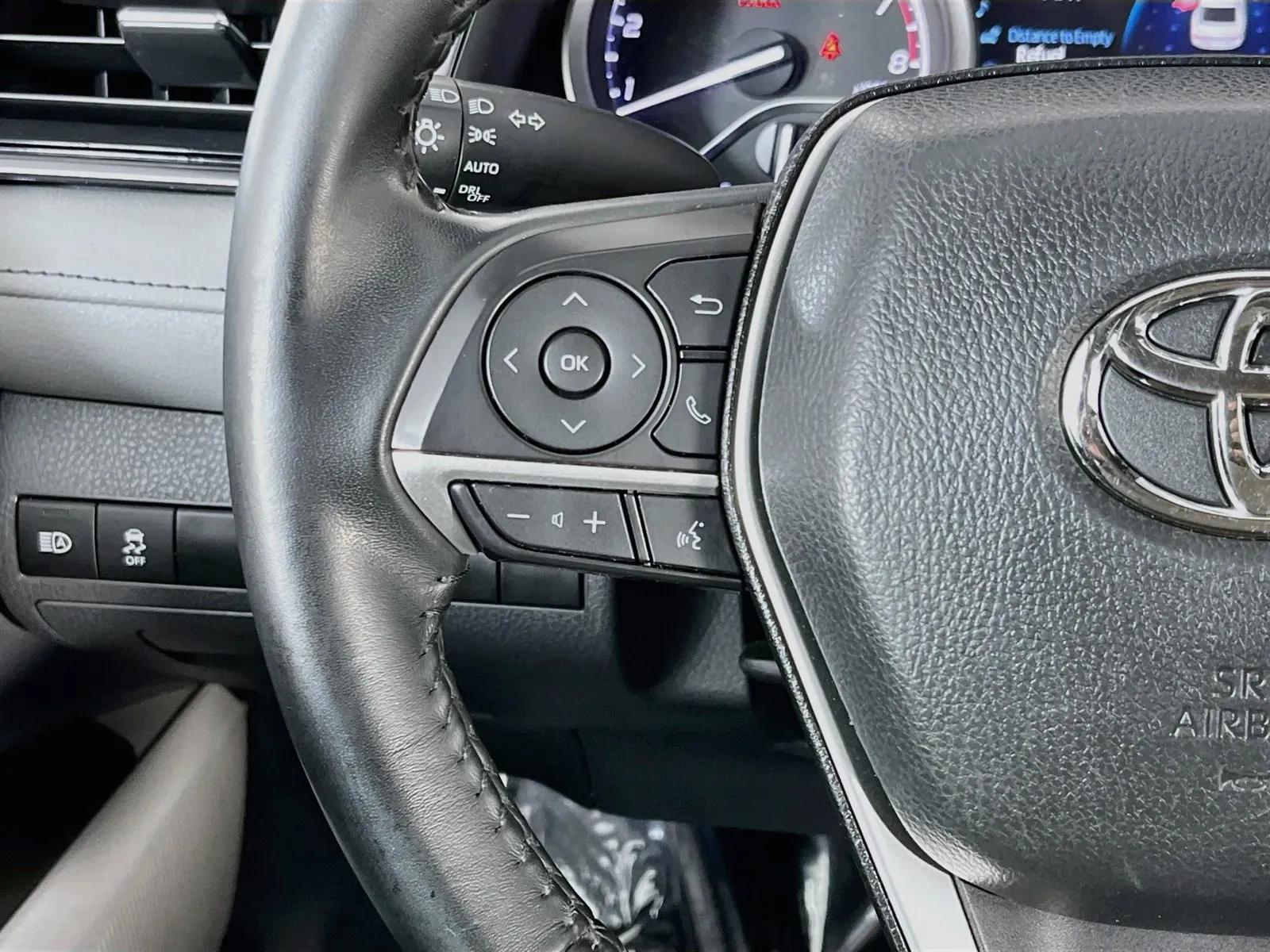 Toyota Camry photo 14