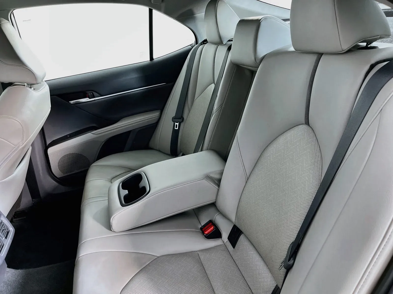 Toyota Camry photo 25