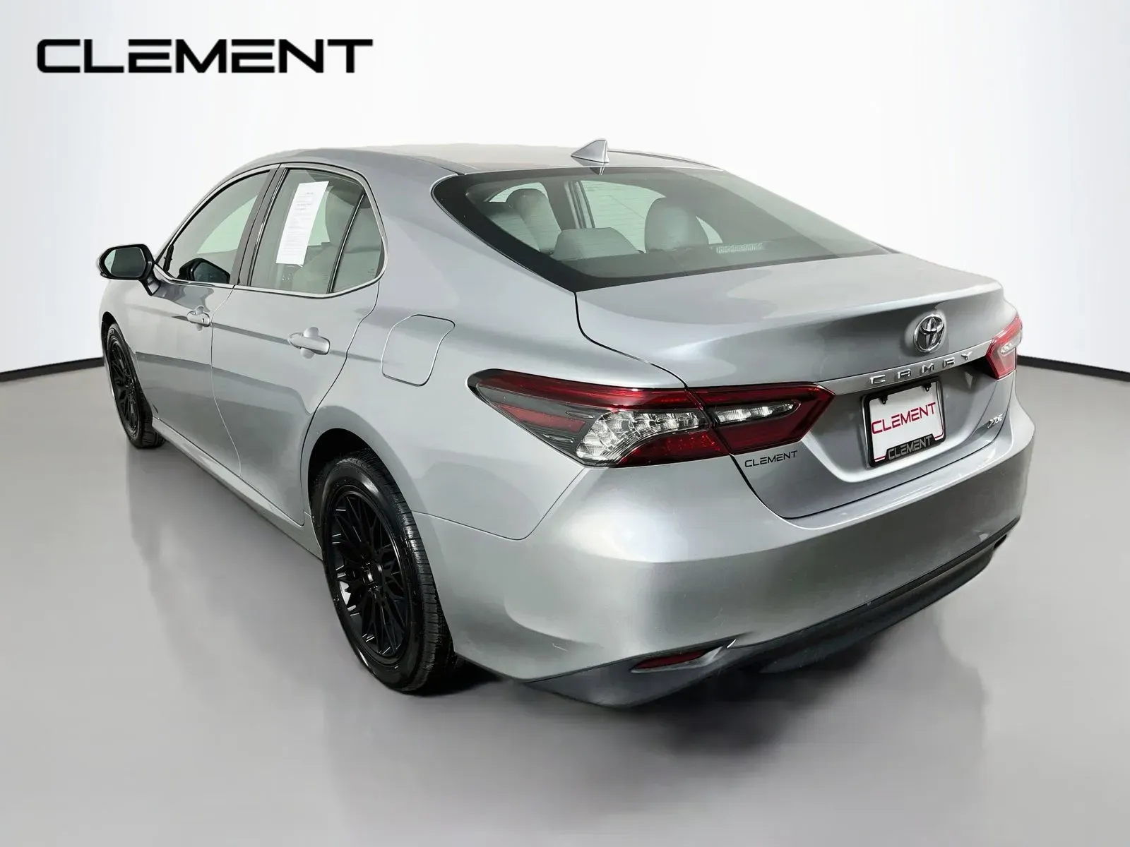Toyota Camry photo 9