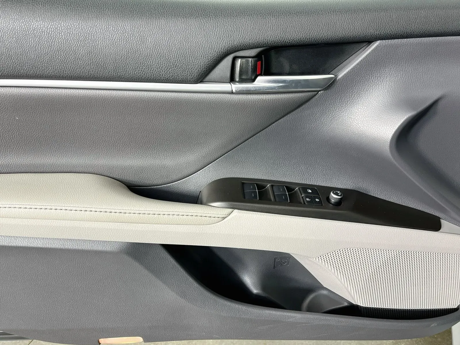 Toyota Camry photo 20
