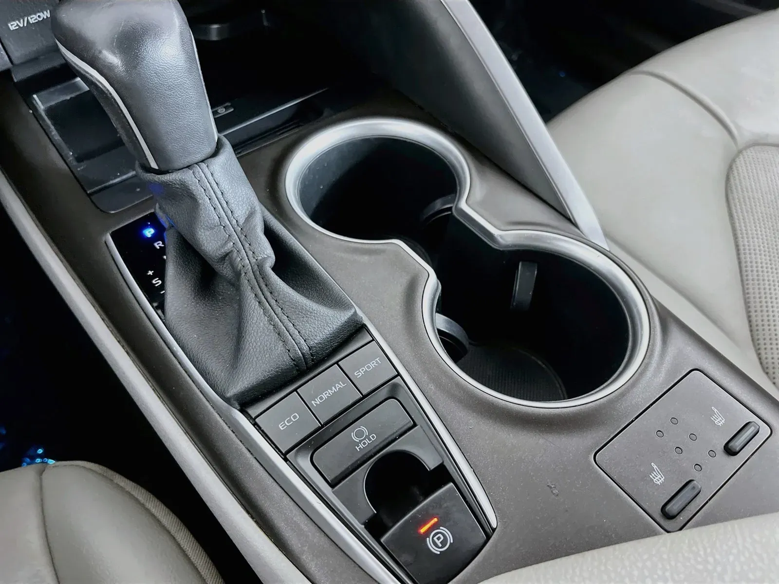 Toyota Camry photo 19