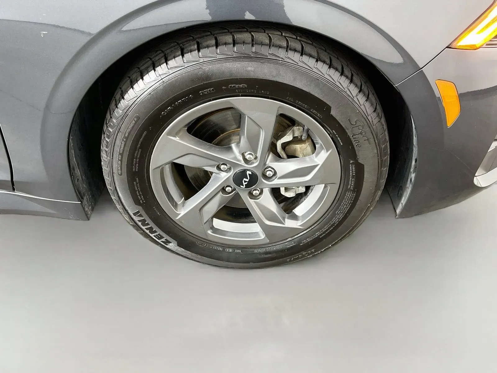 Kia K5 photo 29