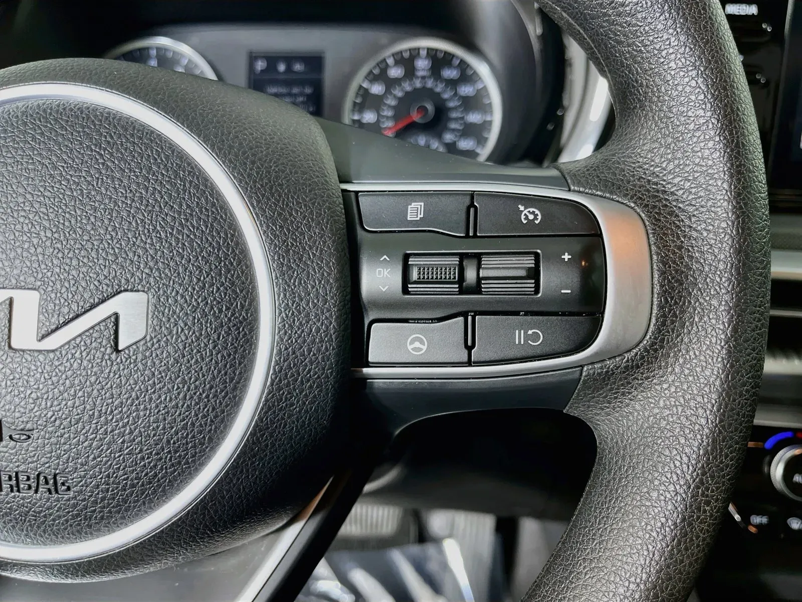 Kia K5 photo 14