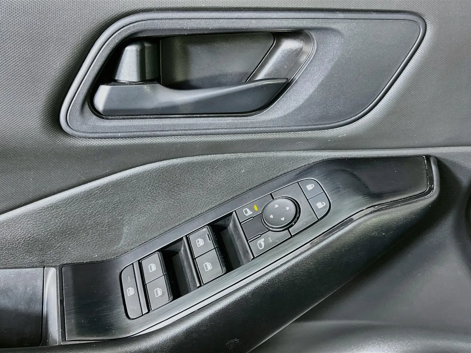 Nissan Rogue photo 14