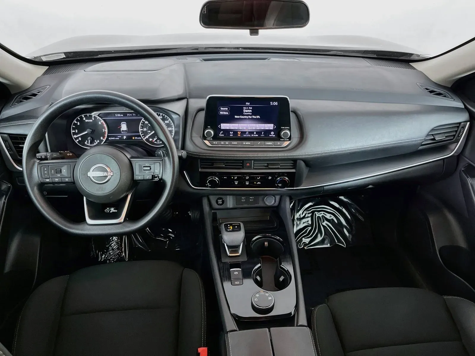 Nissan Rogue photo 9