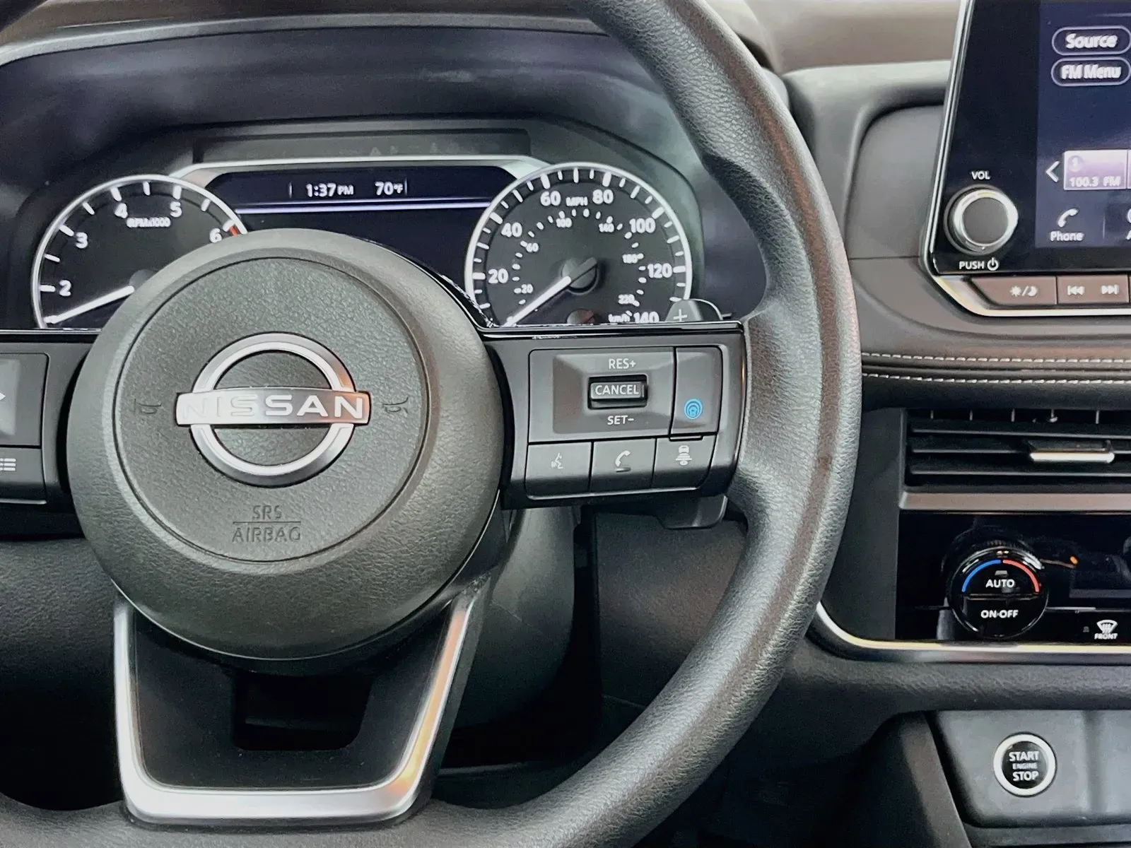 Nissan Rogue photo 12