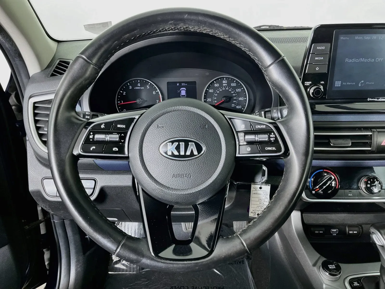 Kia Seltos photo 13