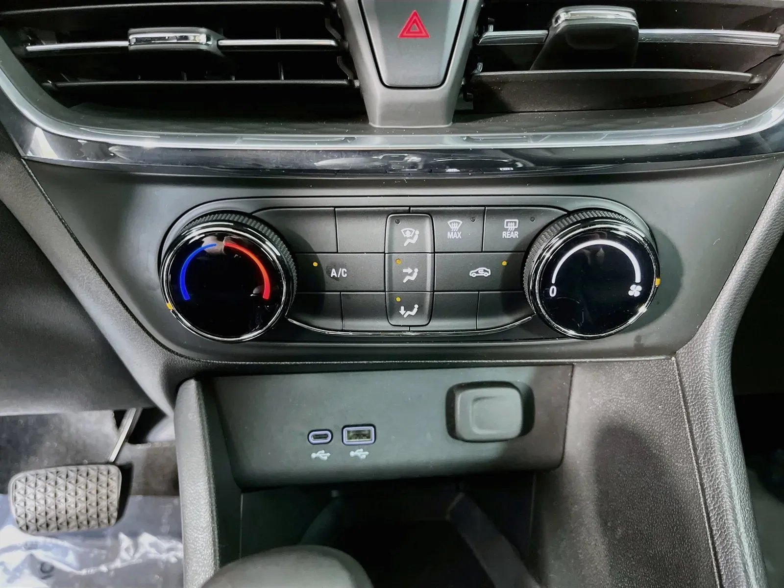 Buick Encore GX photo 17