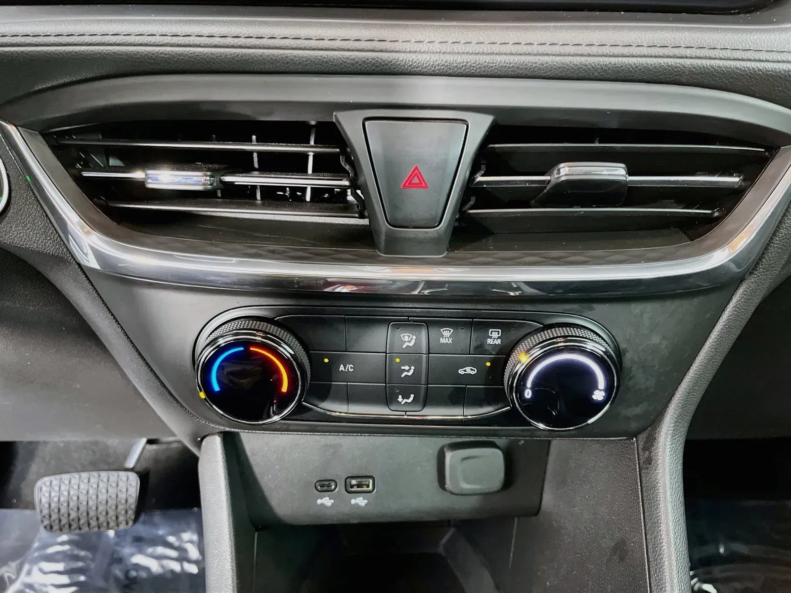 Buick Encore GX photo 16