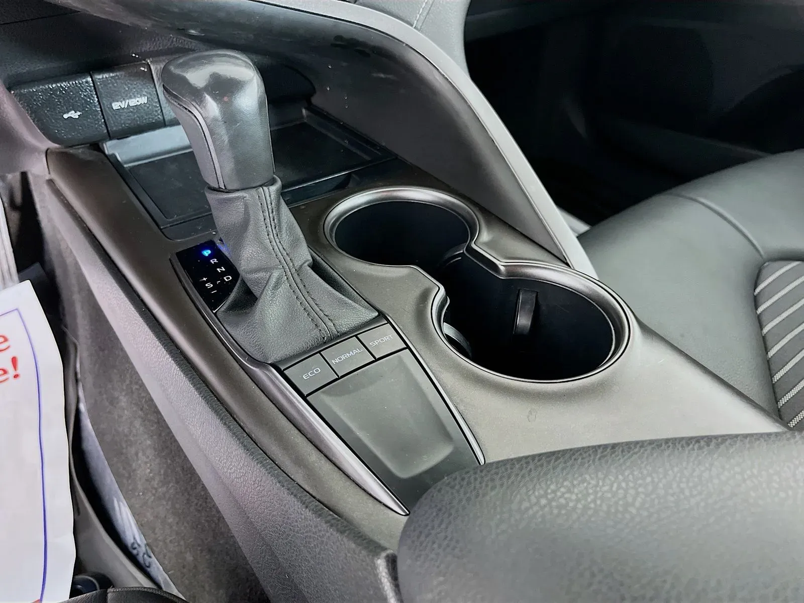 Toyota Camry photo 23