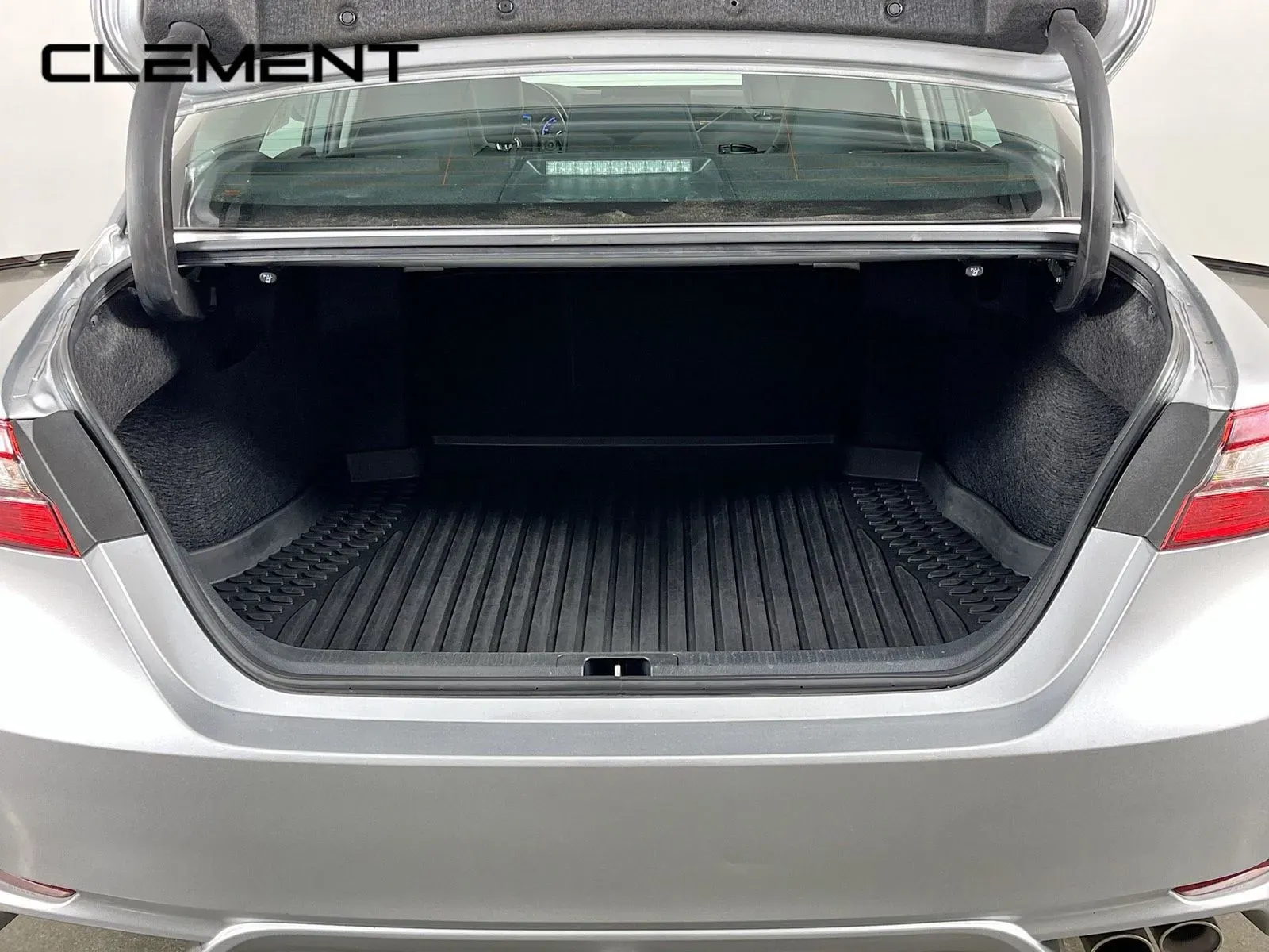 Toyota Camry photo 10