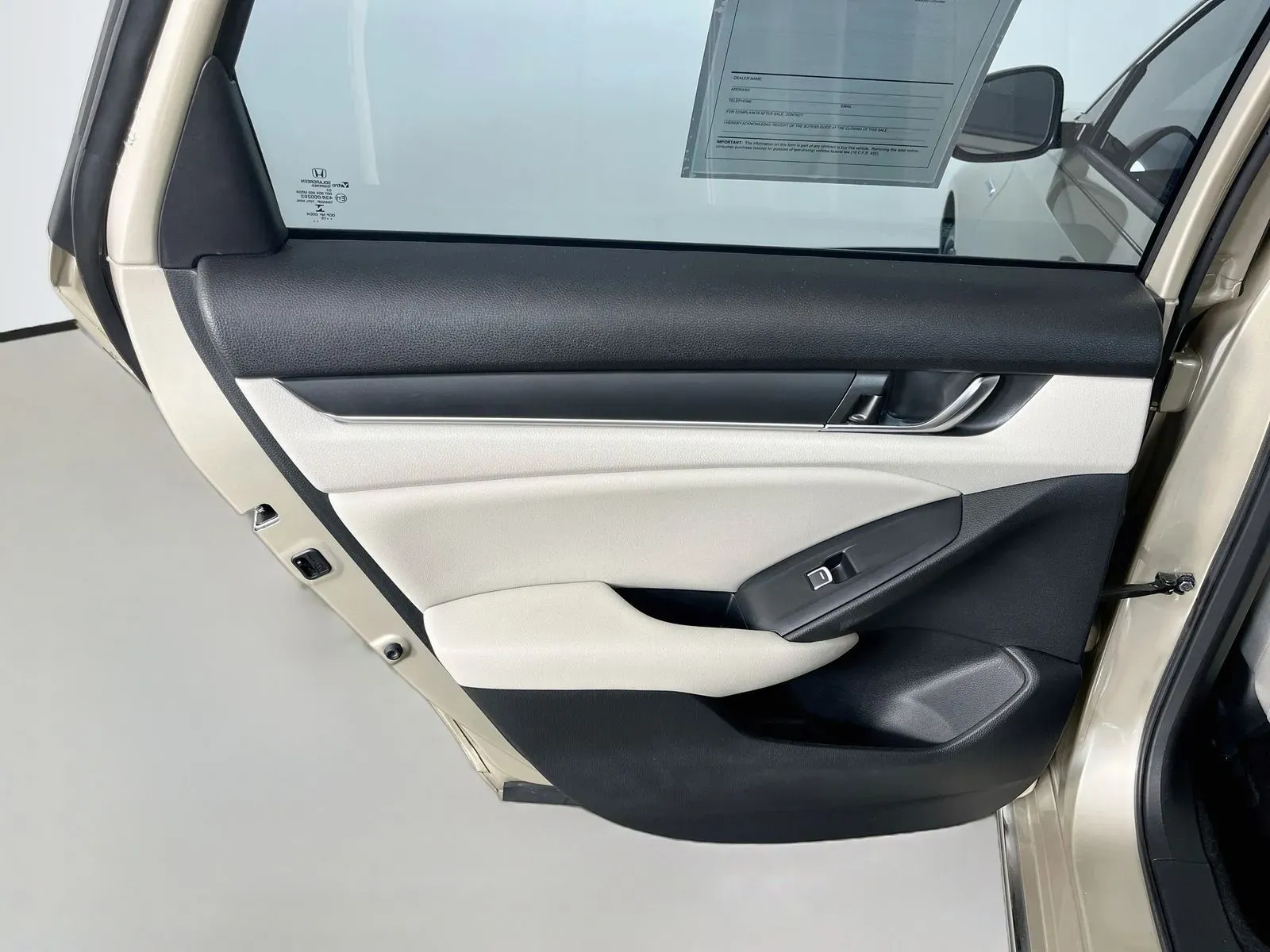 Honda Accord photo 32
