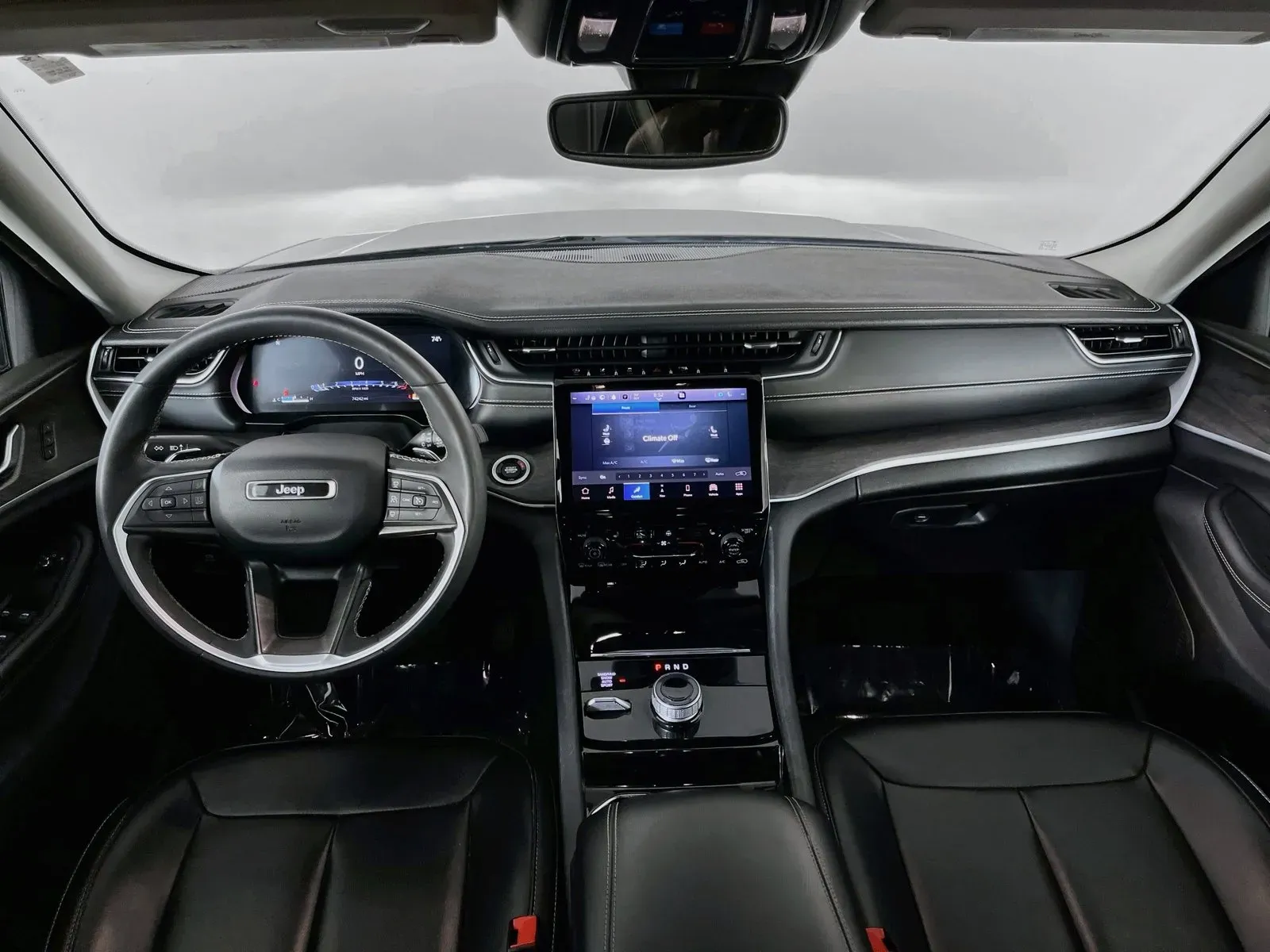 Jeep Grand Cherokee L photo 12