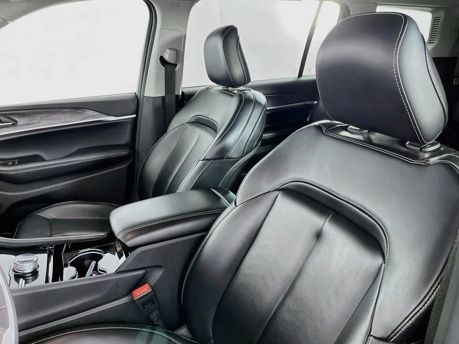 Jeep Grand Cherokee L photo 29
