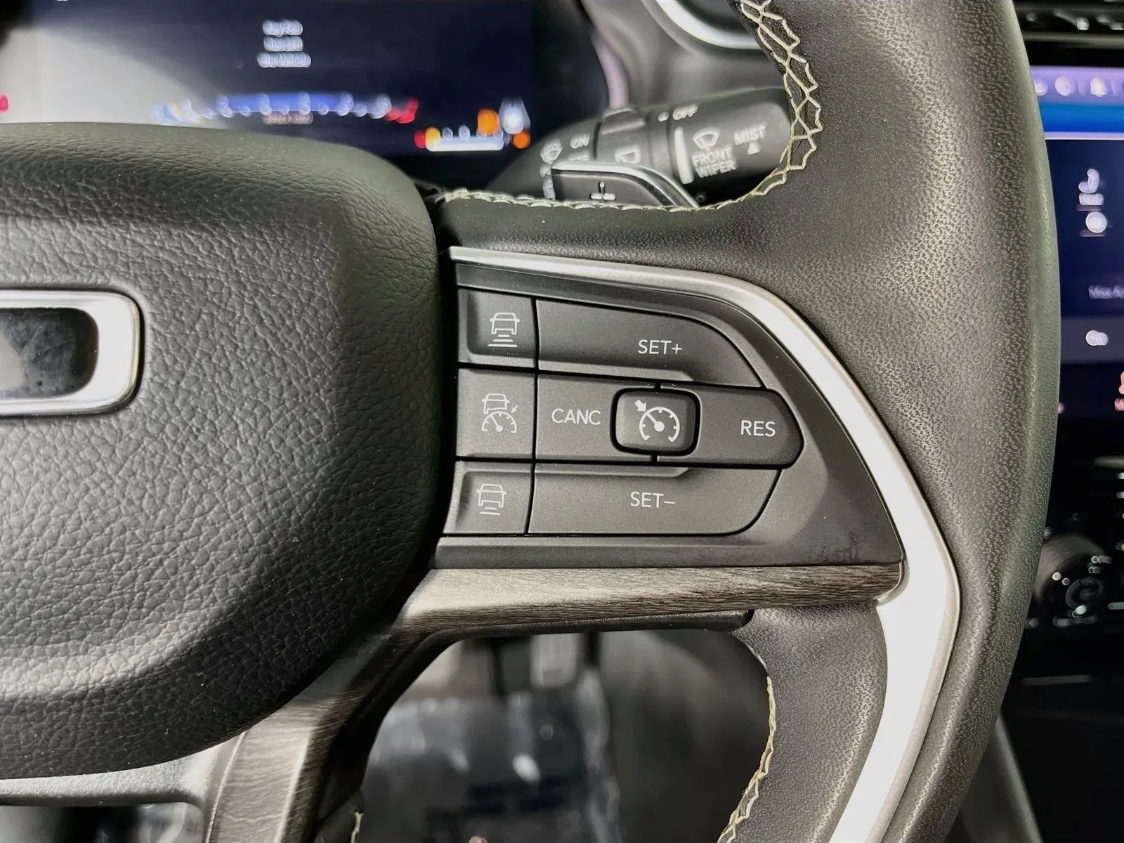 Jeep Grand Cherokee L photo 17