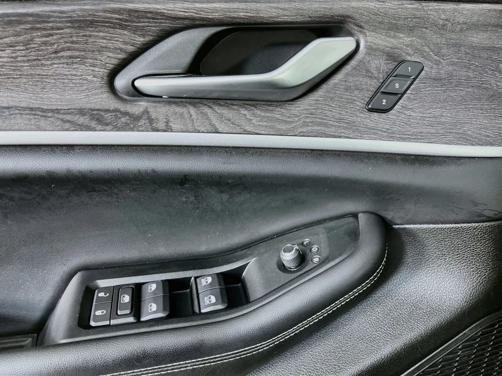 Jeep Grand Cherokee L photo 26