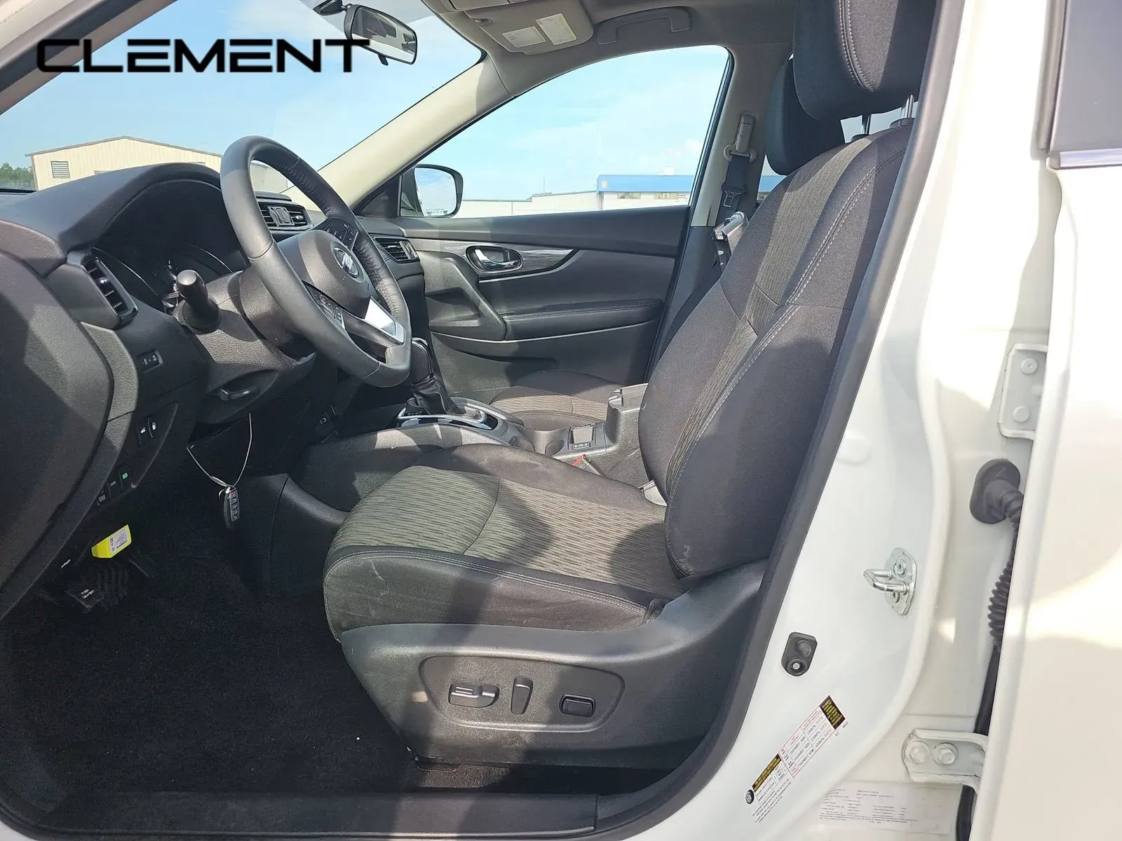 Nissan Rogue photo 4