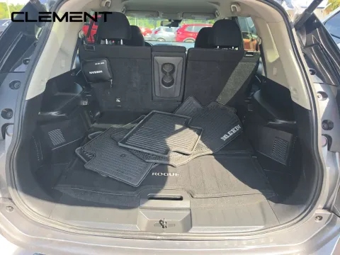 More photos of 2020 Nissan Rogue SV at Clement Pre-Owned, MO