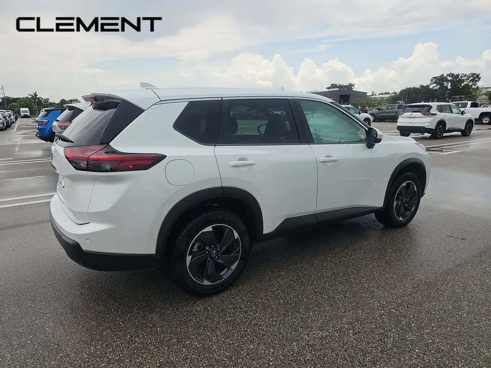 2025 Nissan Rogue SV - Photo 7