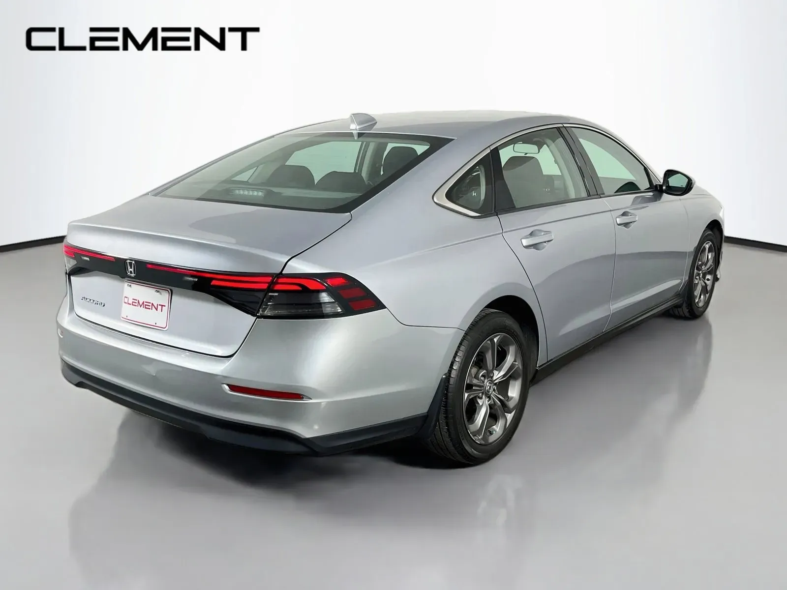 Honda Accord photo 7