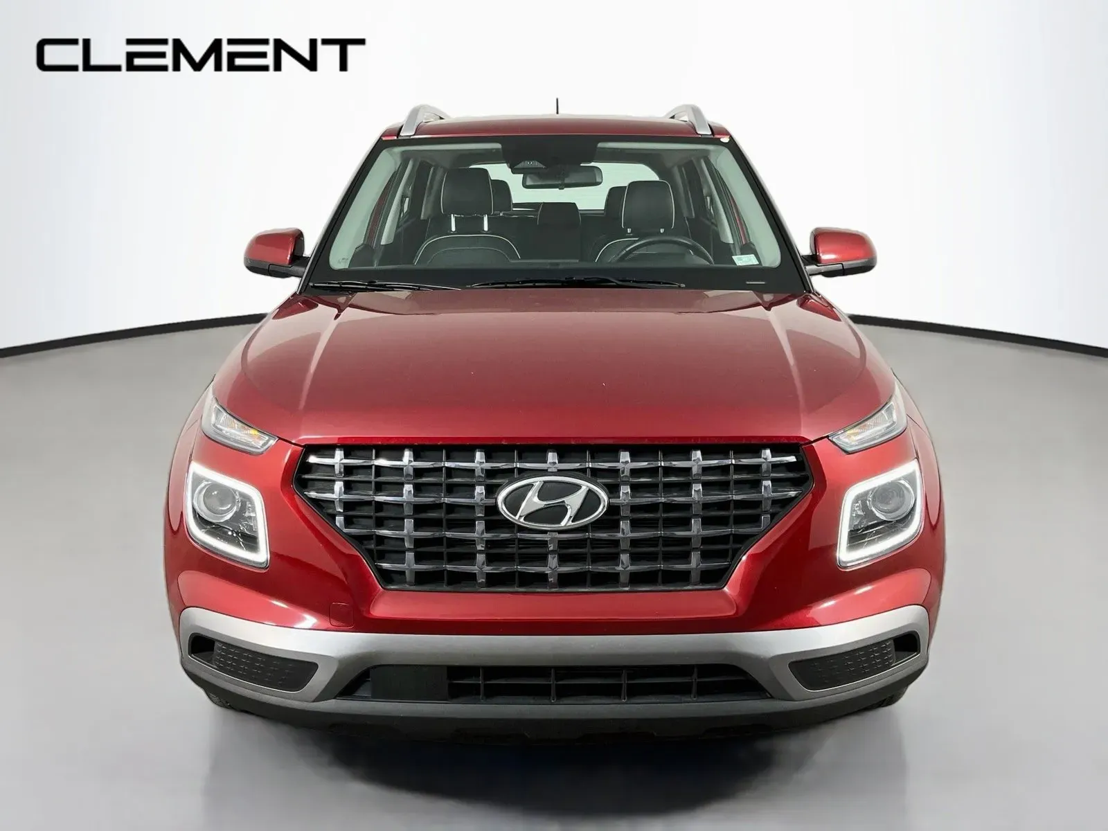 Hyundai Venue photo 3