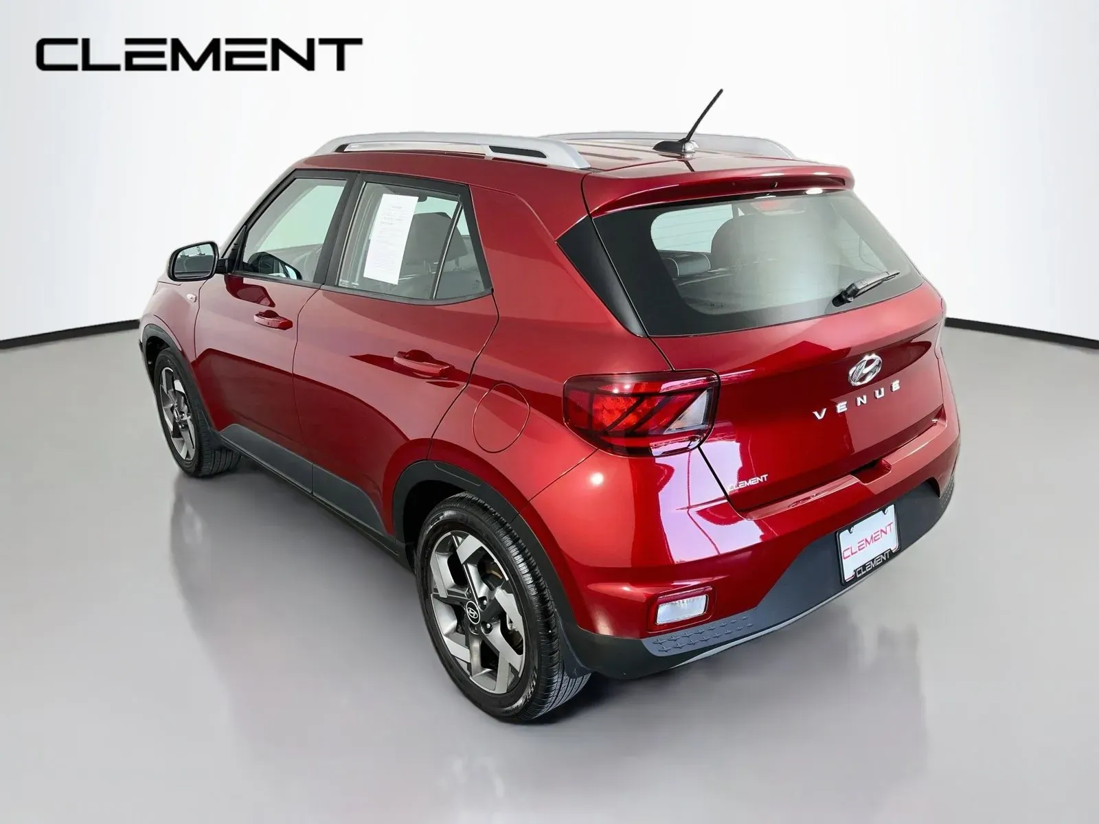 Hyundai Venue photo 9