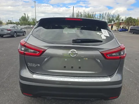 More photos of 2021 Nissan Rogue Sport S at Clement Pre-Owned, MO