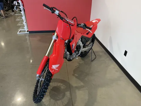More photos of 2026 Honda CRF 450R at Dell's Honda Powerhouse, MO