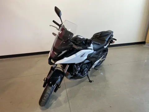 More photos of 2026 Honda NC750X DCT at Dell's Honda Powerhouse, MO