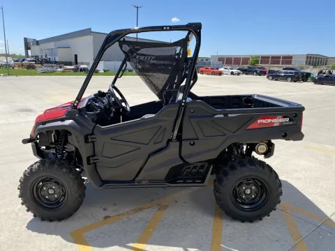 More photos of 2025 HONDA PIONEER 1000 Base at Dell's Honda Powerhouse, MO