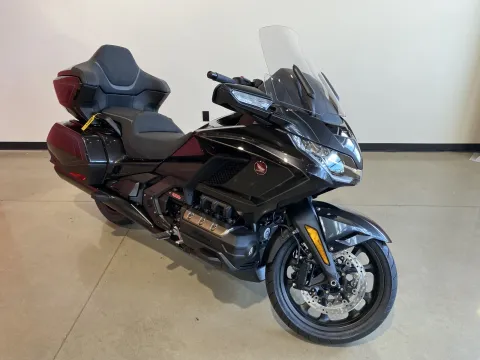 Photos of 2026 HONDA Goldwing Tour Automatic DCT for sale in Grain Valley, MO at Dell's Honda Powerhouse