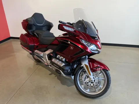 Photos of 2026 HONDA Goldwing Tour Automatic DCT for sale in Grain Valley, MO at Dell's Honda Powerhouse