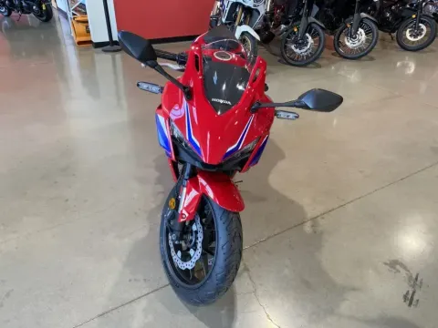 Another view of 2025 HONDA CBR500R ABS for sale in Grain Valley, MO at Dell's Honda Powerhouse