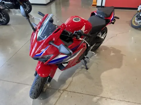 More photos of 2025 Honda CBR500R ABS at Dell's Honda Powerhouse, MO