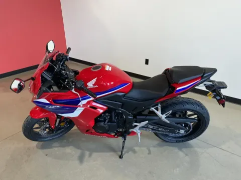 More photos of 2025 Honda CBR500R ABS at Dell's Honda Powerhouse, MO