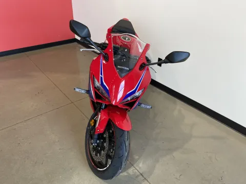 Another view of 2026 Honda CBR650R E-Clutch for sale in Grain Valley, MO at Dell's Honda Powerhouse