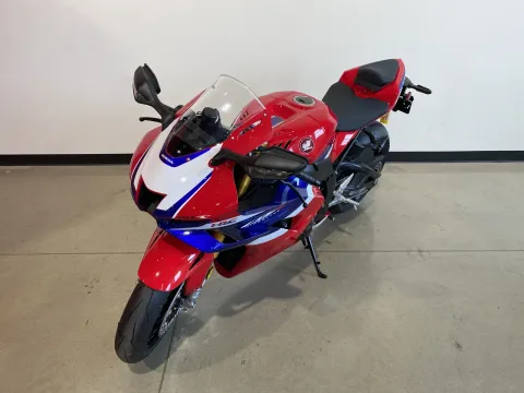 More photos of 2026 Honda CBR1000RR-R Fireblade SP at Dell's Honda Powerhouse, MO