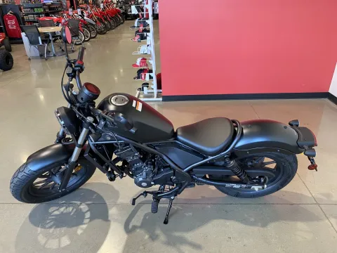 More photos of 2026 Honda Rebel 300 E-Clutch at Dell's Honda Powerhouse, MO