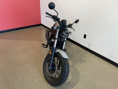 Another view of 2026 Honda Rebel 300 E-Clutch for sale in Grain Valley, MO at Dell's Honda Powerhouse