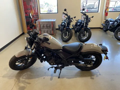 More photos of 2026 Honda Rebel 300 E-Clutch at Dell's Honda Powerhouse, MO