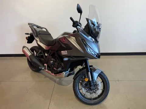 Photos of 2026 Honda NT1100 DCT for sale in Grain Valley, MO at Dell's Honda Powerhouse