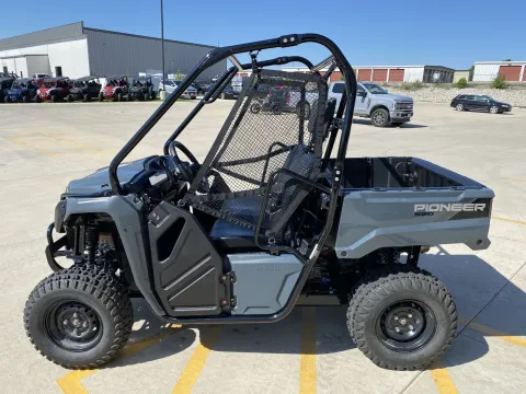 More photos of 2025 Honda Pioneer 520 at Dell's Honda Powerhouse, MO