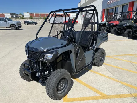 More photos of 2025 Honda Pioneer 520 at Dell's Honda Powerhouse, MO