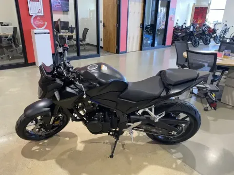 More photos of 2025 Honda CB500F ABS at Dell's Honda Powerhouse, MO