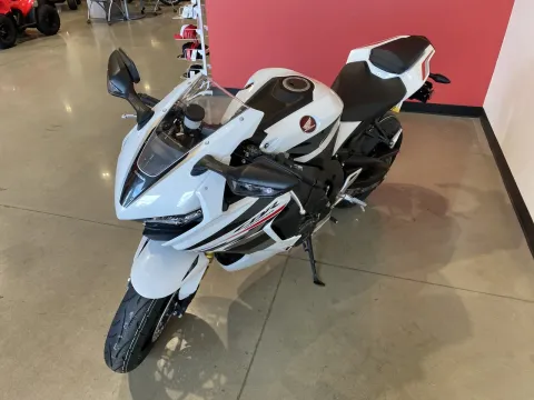 More photos of 2026 Honda CBR1000RR at Dell's Honda Powerhouse, MO